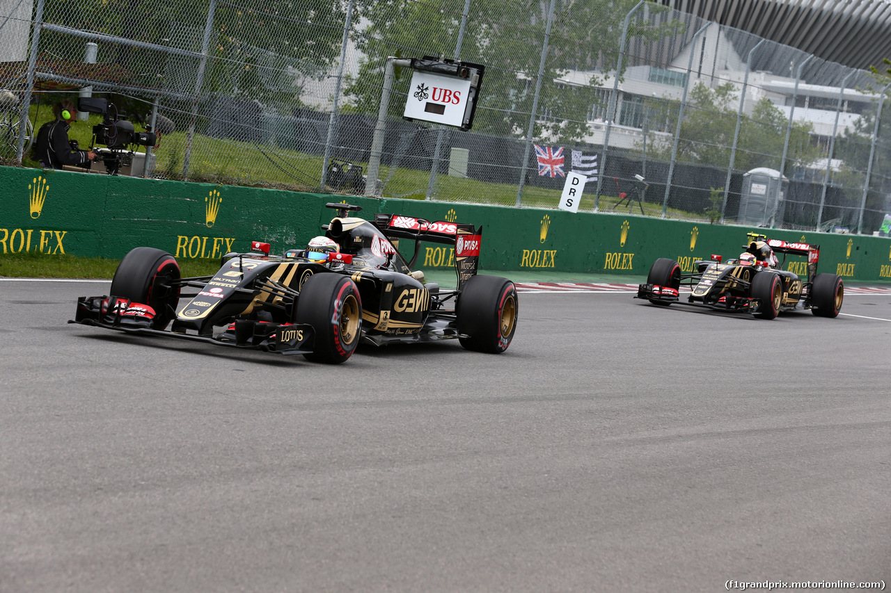 GP CANADA, 07.06.2015 - Gara, Romain Grosjean (FRA) Lotus F1 Team E23 e Pastor Maldonado (VEN) Lotus F1 Team E23