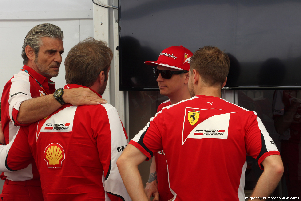GP CANADA, 04.06.2015 - Maurizio Arrivabene (ITA) Ferrari Team Principal with Sebastian Vettel (GER) Ferrari SF15-T e Kimi Raikkonen (FIN) Ferrari SF15-T