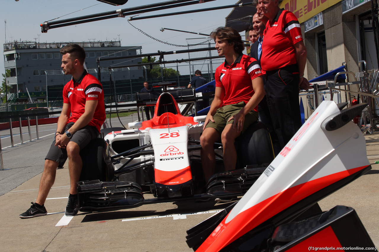 GP CANADA, 04.06.2015 - William Stevens (GBR) Manor Marussia F1 Team e Roberto Merhi (ESP) Manor Marussia F1 Team