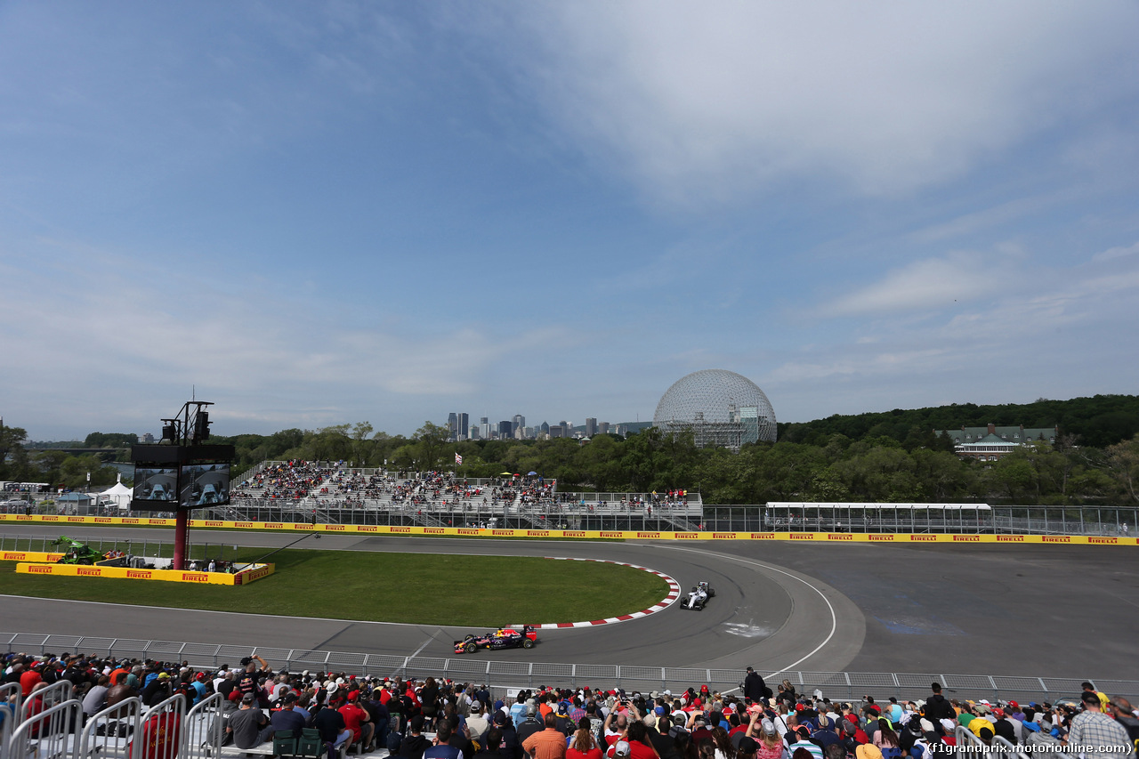 GP CANADA, 05.06.2015 - Prove Libere 1, Daniel Ricciardo (AUS) Red Bull Racing RB11 e Valtteri Bottas (FIN) Williams F1 Team FW37