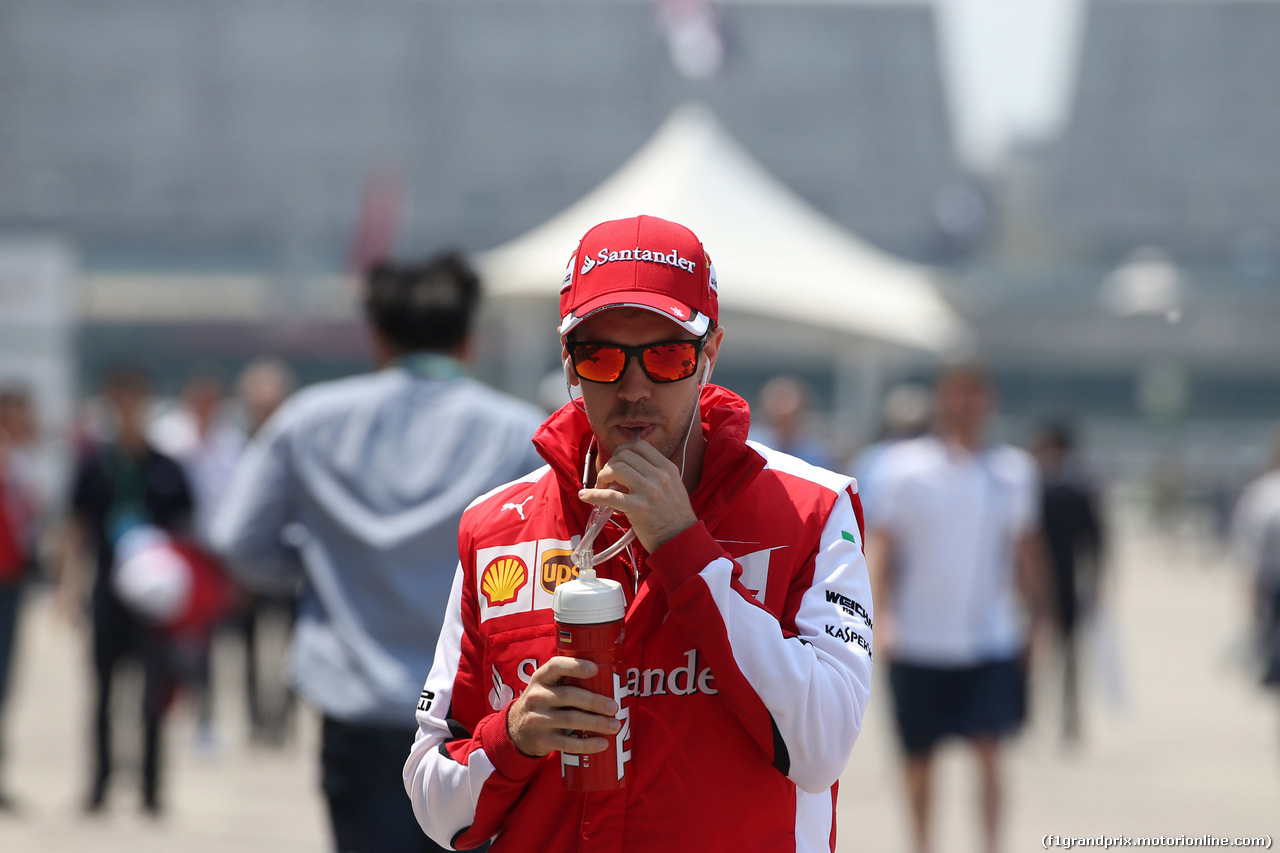 GP CINA, 12.04.2015 - Sebastian Vettel (GER) Ferrari SF15-T