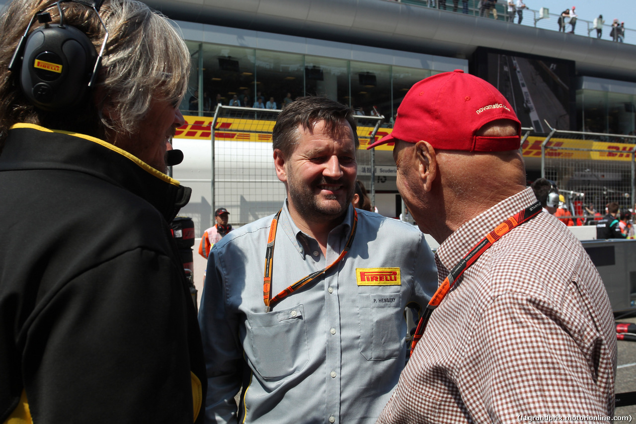 GP CINA, 12.04.2015 - Gara, Paul Hembery, Pirelli Motorspor Director e Nikki Lauda (AU), Mercedes