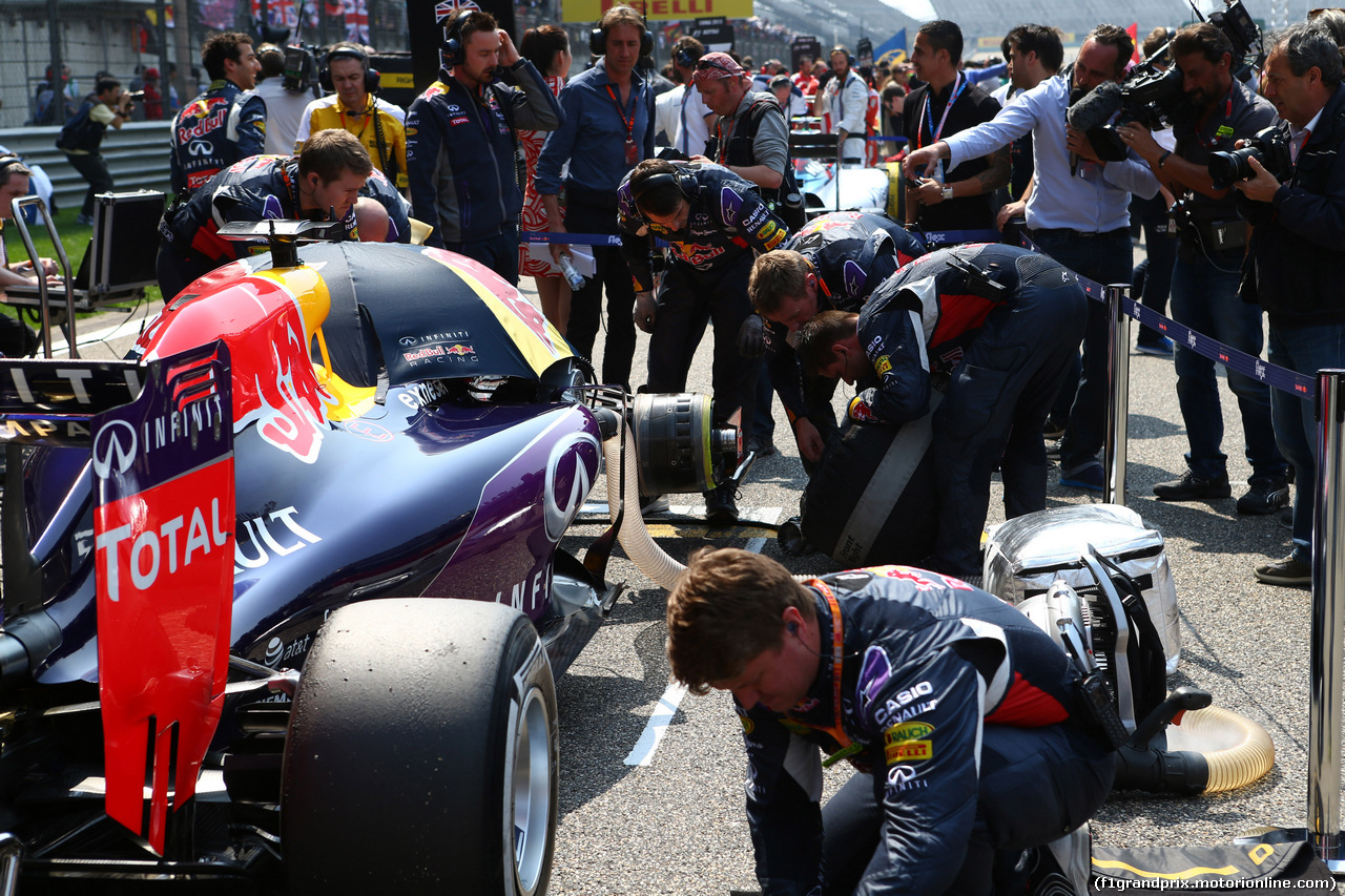 GP CINA, 12.04.2015 - Gara, Mechanics Red Bull