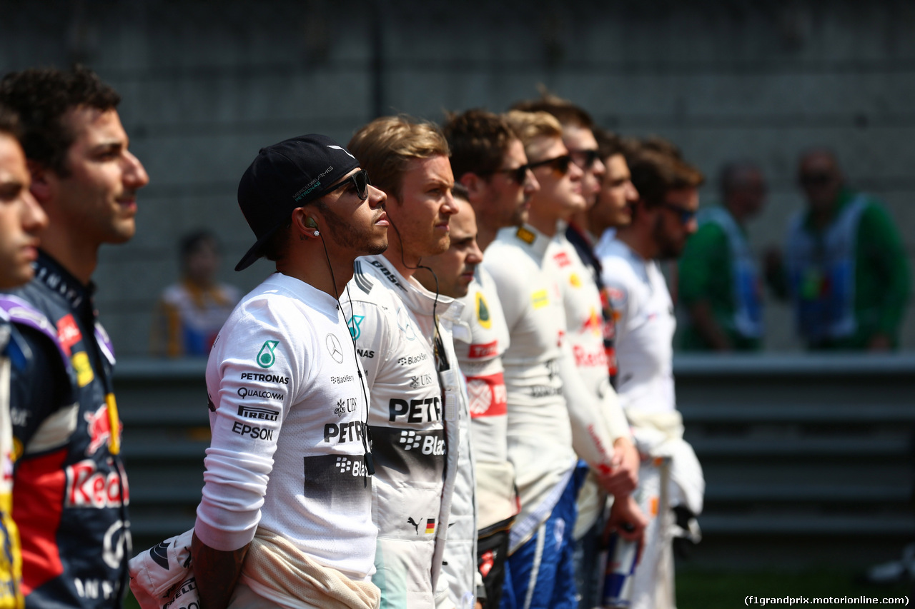 GP CINA, 12.04.2015 - Gara, Lewis Hamilton (GBR) Mercedes AMG F1 W06 e Nico Rosberg (GER) Mercedes AMG F1 W06