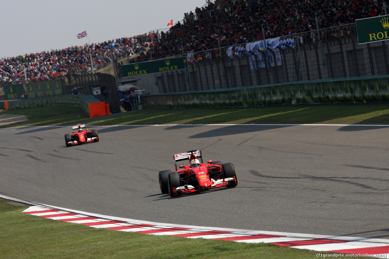 GP CINA, 12.04.2015 - Gara, Sebastian Vettel (GER) Ferrari SF15-T davanti a kKimi Raikkonen (FIN) Ferrari SF15-T