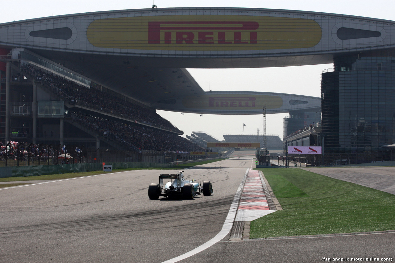 GP CINA, 12.04.2015 - Gara, Lewis Hamilton (GBR) Mercedes AMG F1 W06