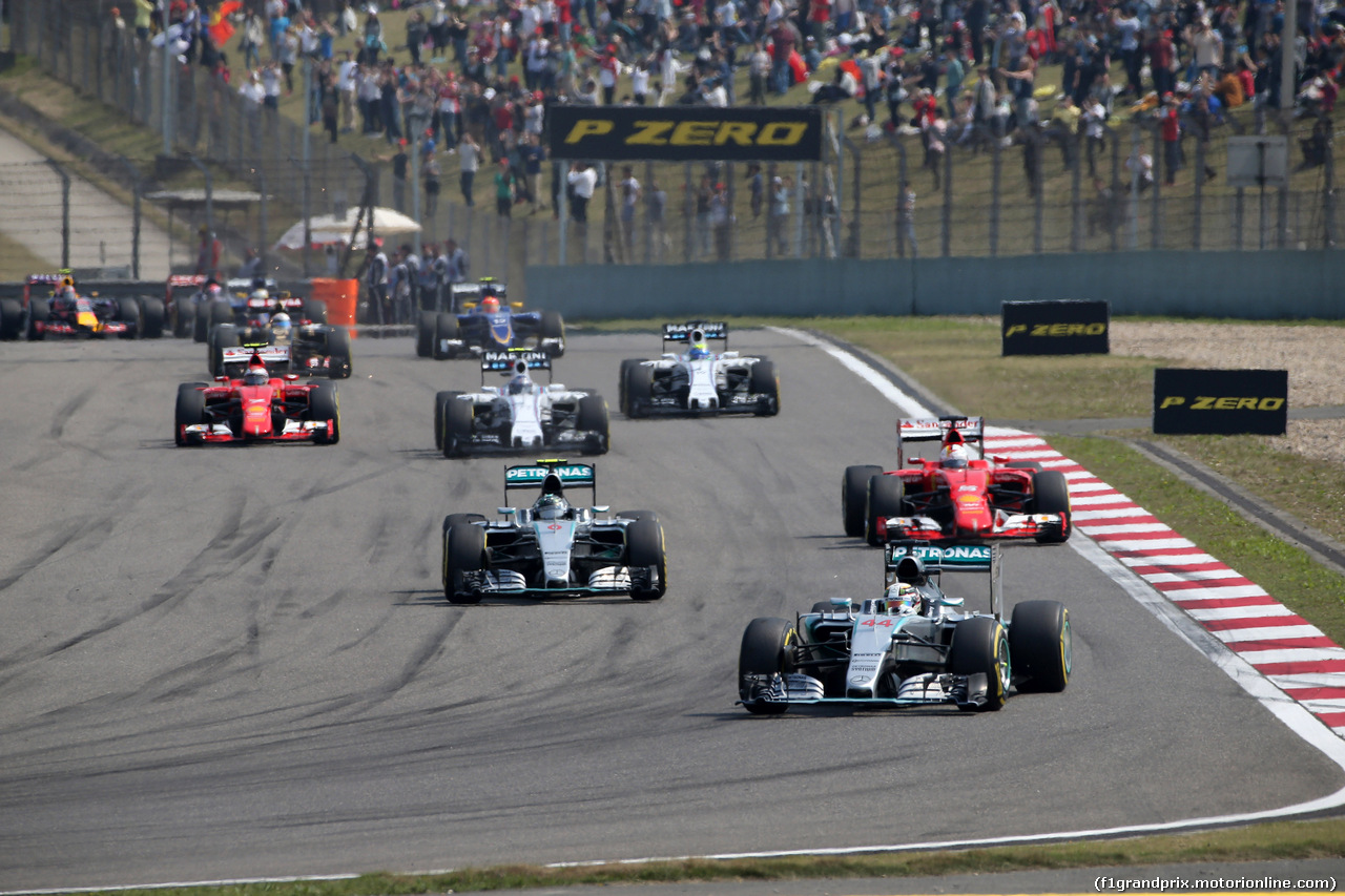GP CINA, 12.04.2015 - Gara, Start of the race