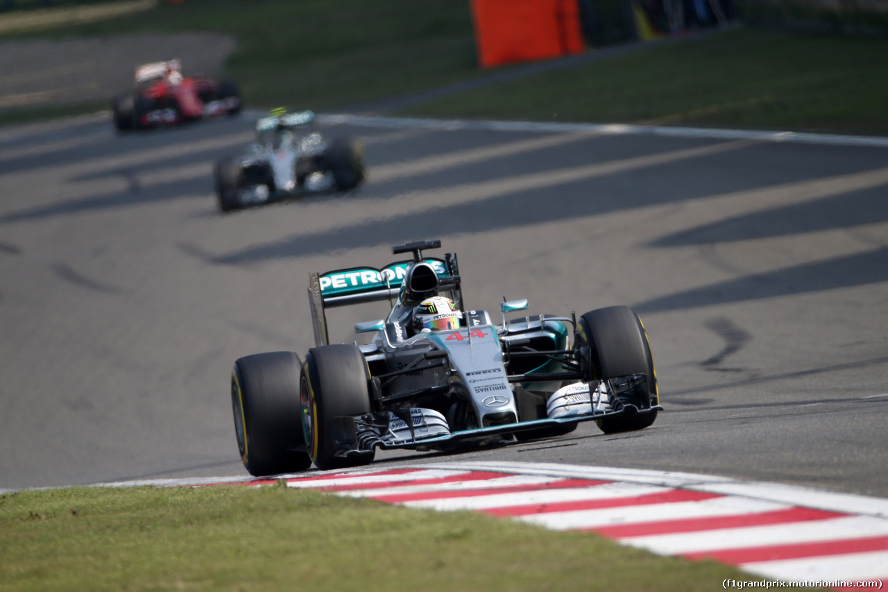 GP CINA, 12.04.2015 - Gara, Lewis Hamilton (GBR) Mercedes AMG F1 W06