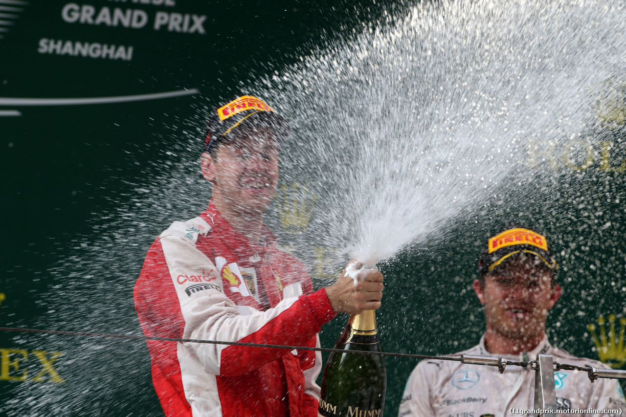 GP CINA, 12.04.2015 - Gara, terzo Sebastian Vettel (GER) Ferrari SF15-T e secondo Nico Rosberg (GER) Mercedes AMG F1 W06