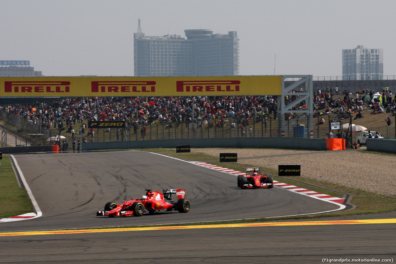 GP CINA, 12.04.2015 - Gara, Sebastian Vettel (GER) Ferrari SF15-T davanti a kKimi Raikkonen (FIN) Ferrari SF15-T