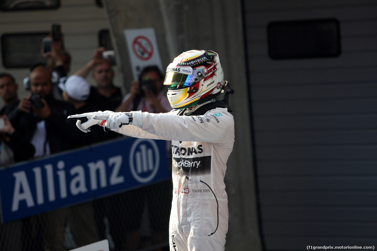GP CINA, 12.04.2015 - Gara, Lewis Hamilton (GBR) Mercedes AMG F1 W06 vincitore