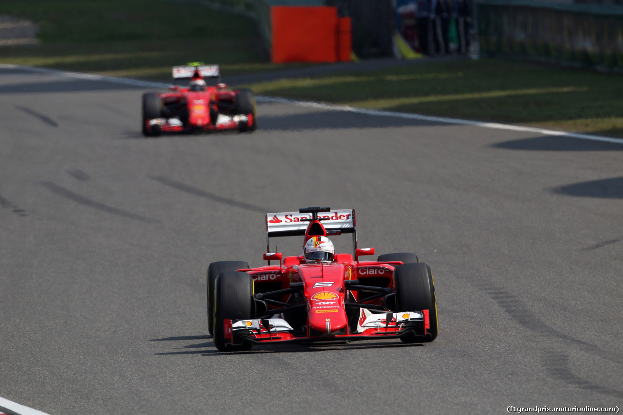GP CINA, 12.04.2015 - Gara, Sebastian Vettel (GER) Ferrari SF15-T davanti a Kimi Raikkonen (FIN) Ferrari SF15-T