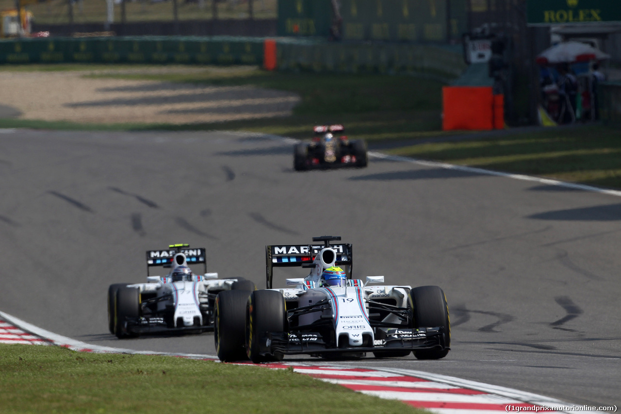 GP CINA, 12.04.2015 - Gara, Valtteri Bottas (FIN) Williams F1 Team FW37 davanti a Felipe Massa (BRA) Williams F1 Team FW37