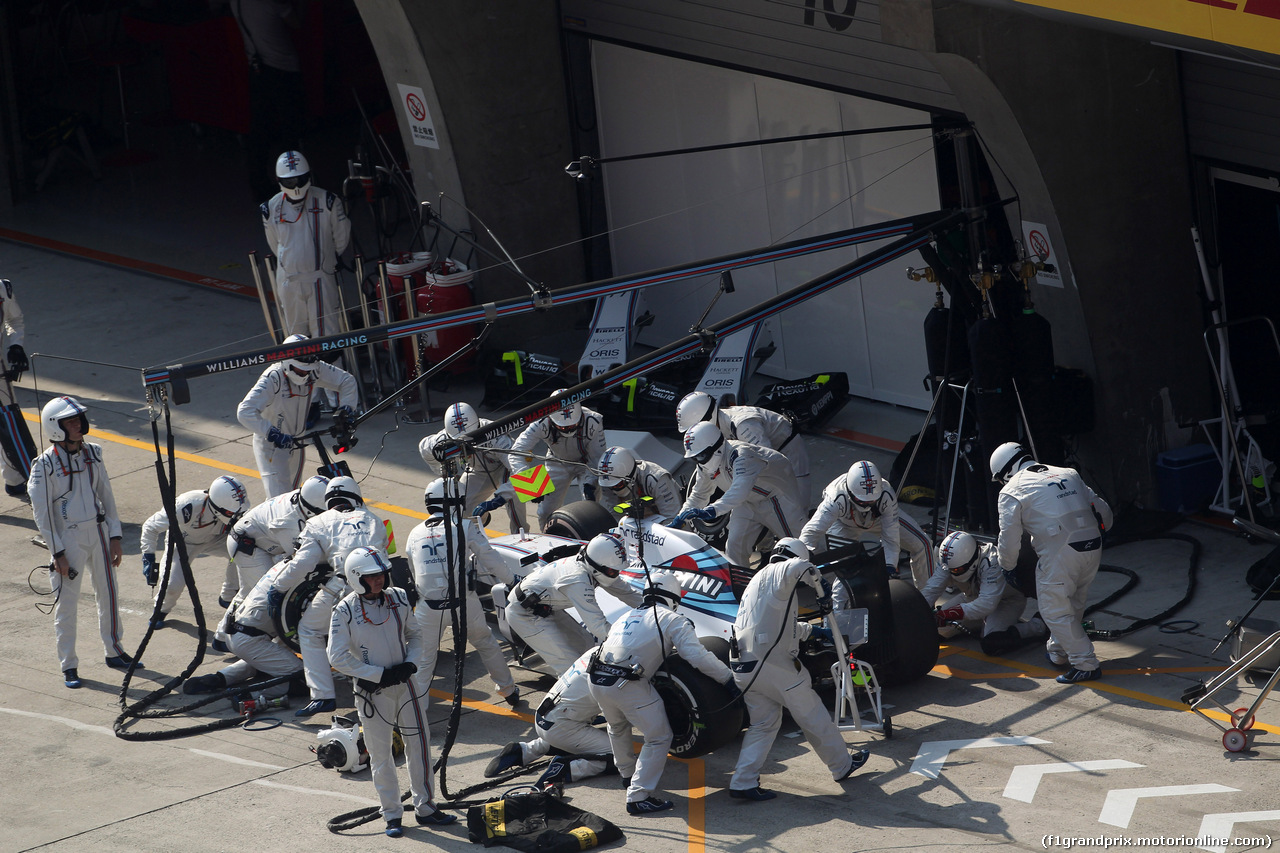 GP CINA, 12.04.2015 - Gara, Pit stop, Valtteri Bottas (FIN) Williams F1 Team FW37