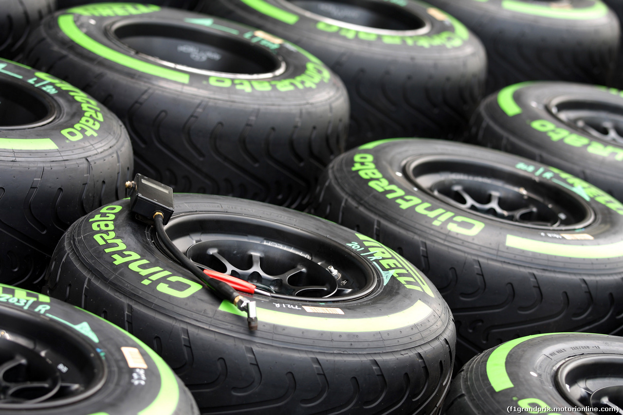 GP CINA, 09.04.2015 - Pirelli Tyres