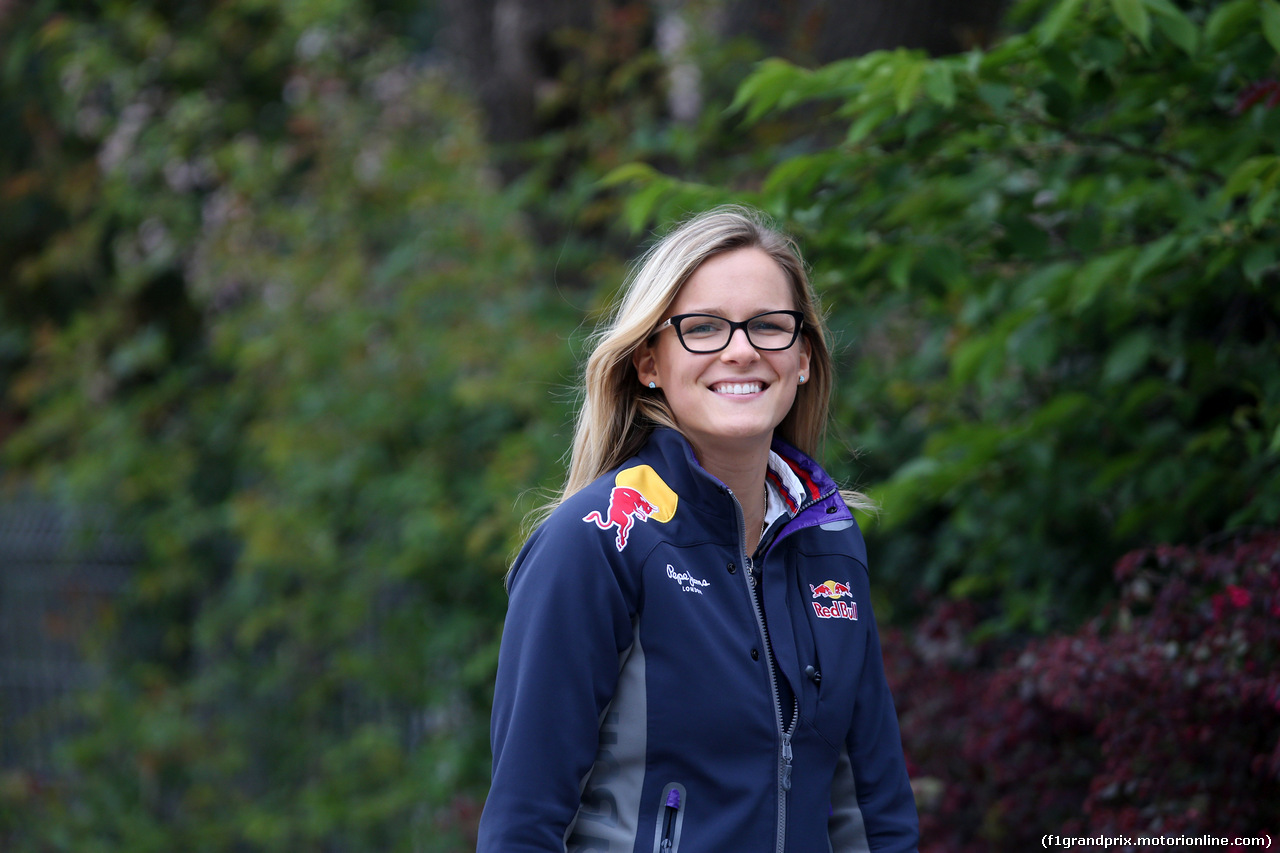GP CINA, 09.04.2015 - Ragazza in the paddock