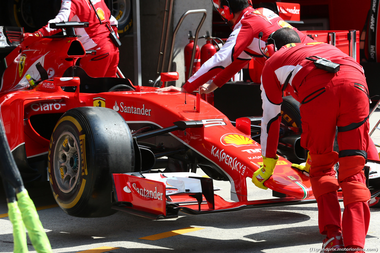 GP CINA, 11.04.2015 - Mechanics Ferrari