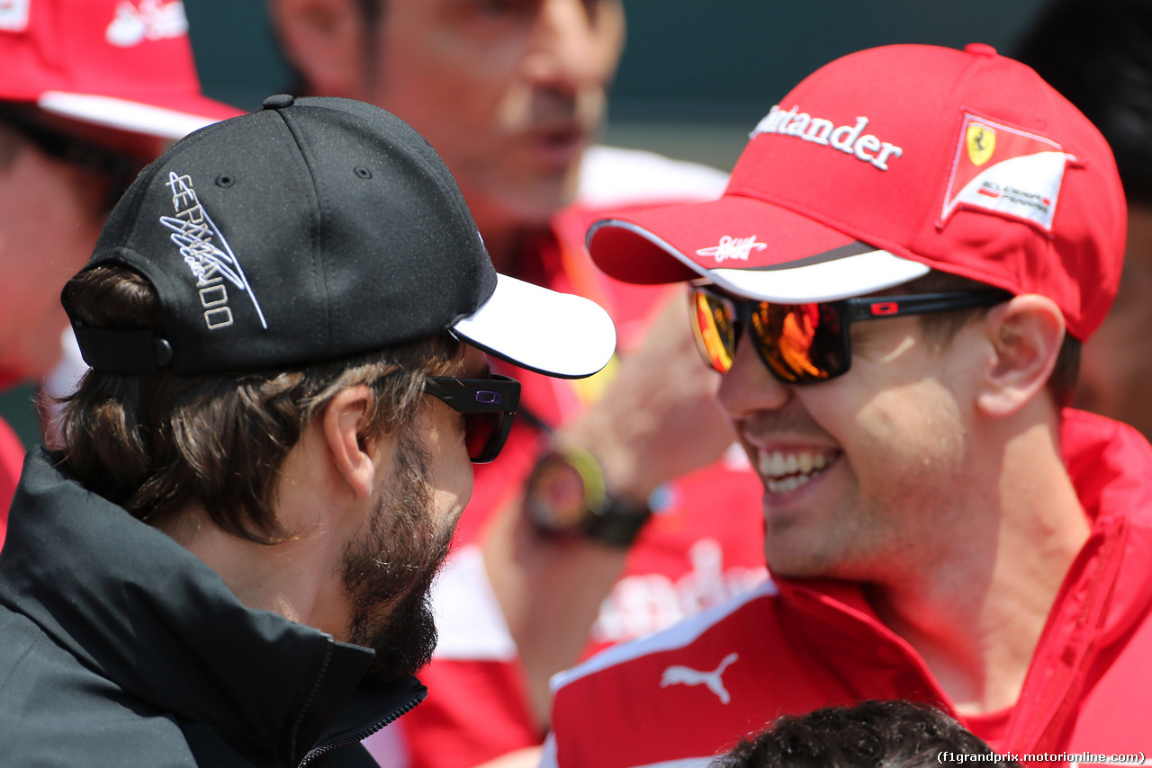 GP CINA, 11.04.2015 - Prove Libere 3, Fernando Alonso (ESP) McLaren Honda MP4-30 e Sebastian Vettel (GER) Ferrari SF15-T