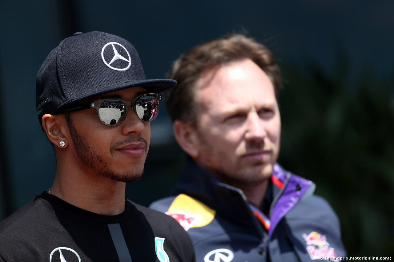 GP CINA, 11.04.2015 - Prove Libere 3, Lewis Hamilton (GBR) Mercedes AMG F1 W06 e Christian Horner (GBR), Red Bull Racing, Sporting Director
