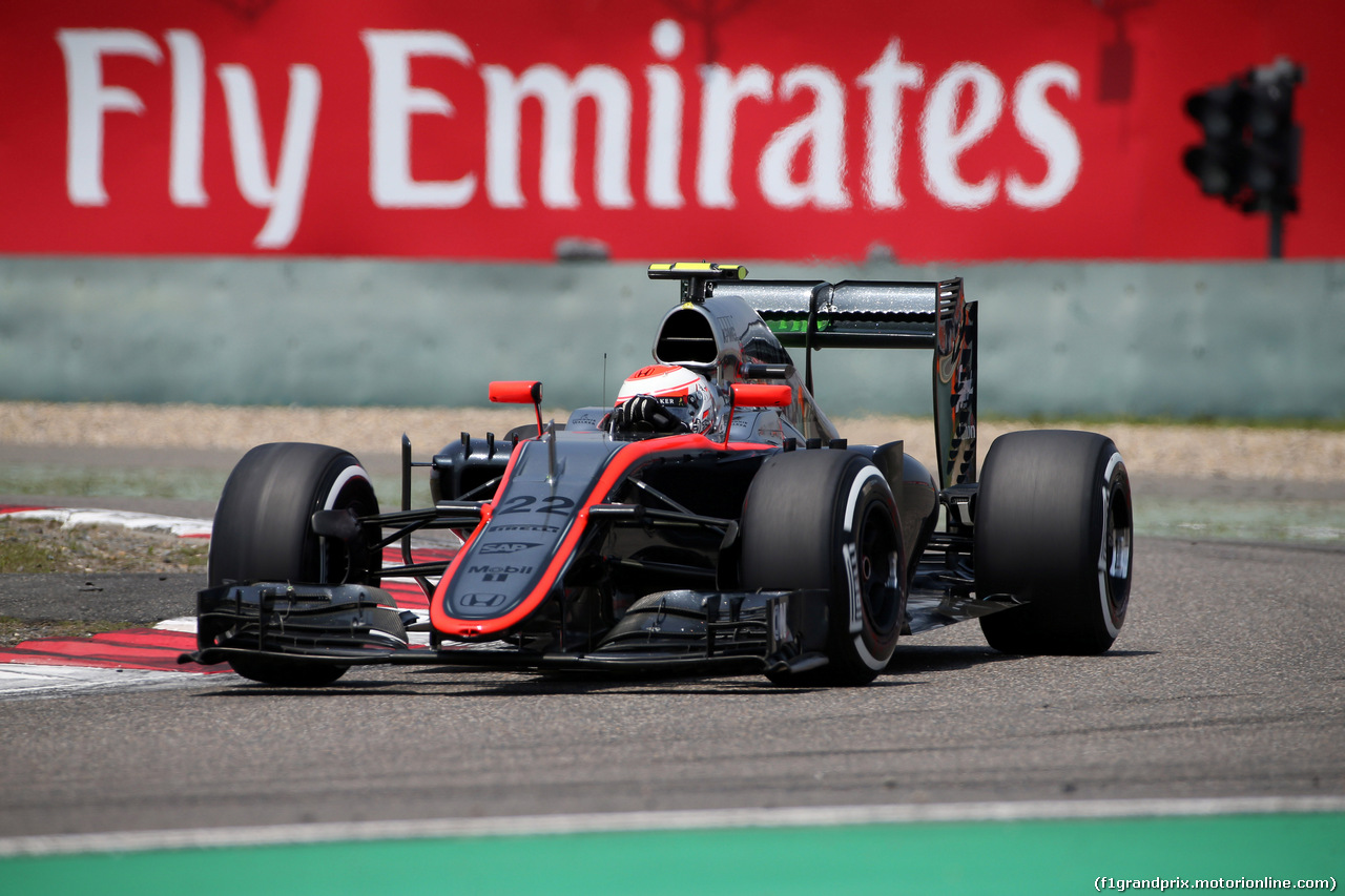 GP CINA, 11.04.2015 - Prove Libere 3, Jenson Button (GBR)  McLaren Honda MP4-30.