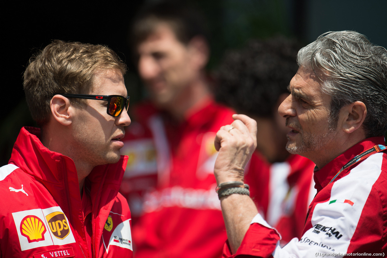 GP CINA, 11.04.2015 - Prove Libere 3, Sebastian Vettel (GER) Ferrari SF15-T e Maurizio Arrivabene (ITA) Ferrari Team Principal