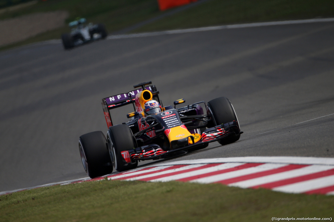 GP CINA, 11.04.2015 - Qualifiche, Daniel Ricciardo (AUS) Red Bull Racing RB11