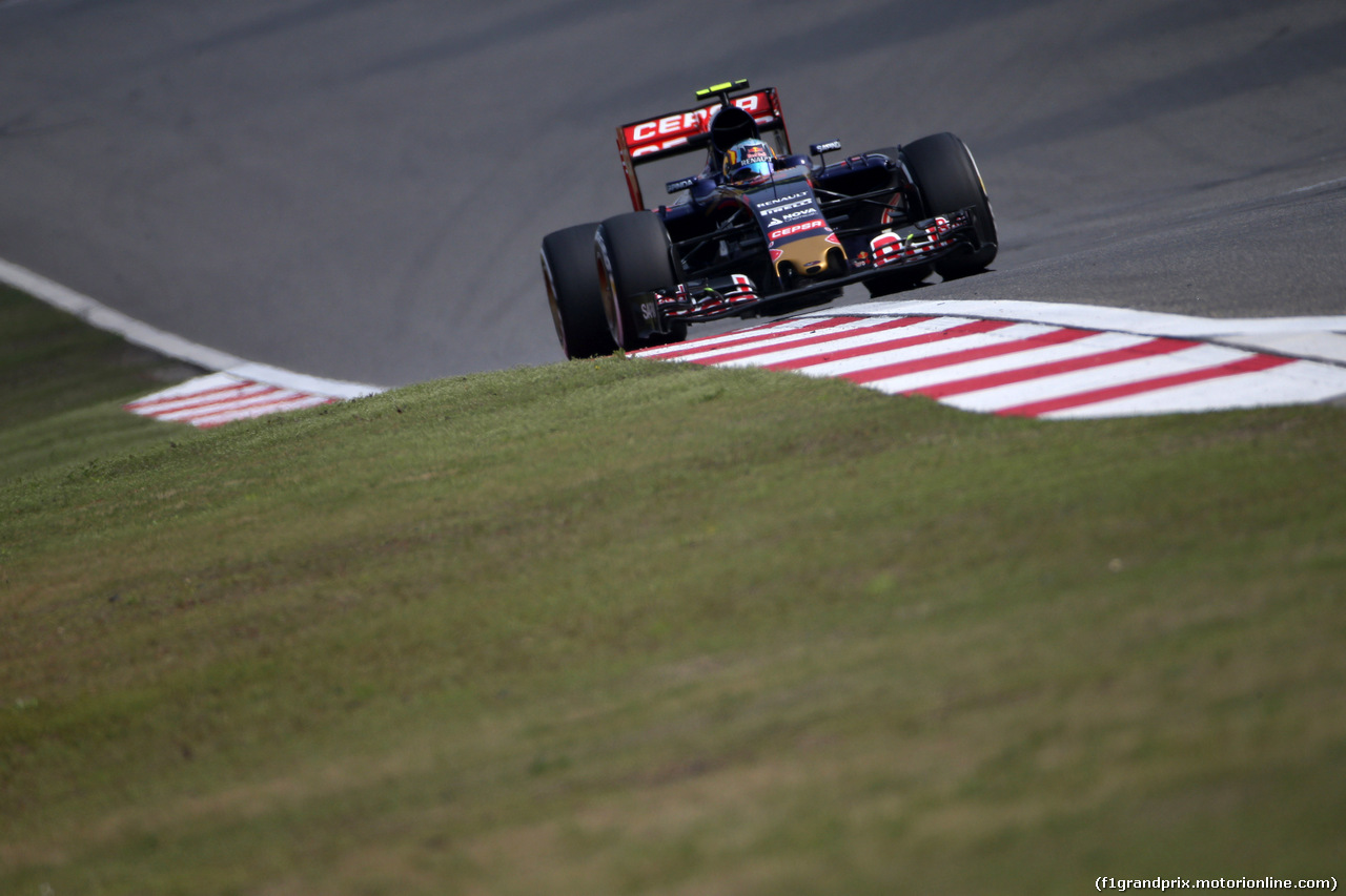 GP CINA, 11.04.2015 - Qualifiche, Carlos Sainz Jr (ESP) Scuderia Toro Rosso STR10