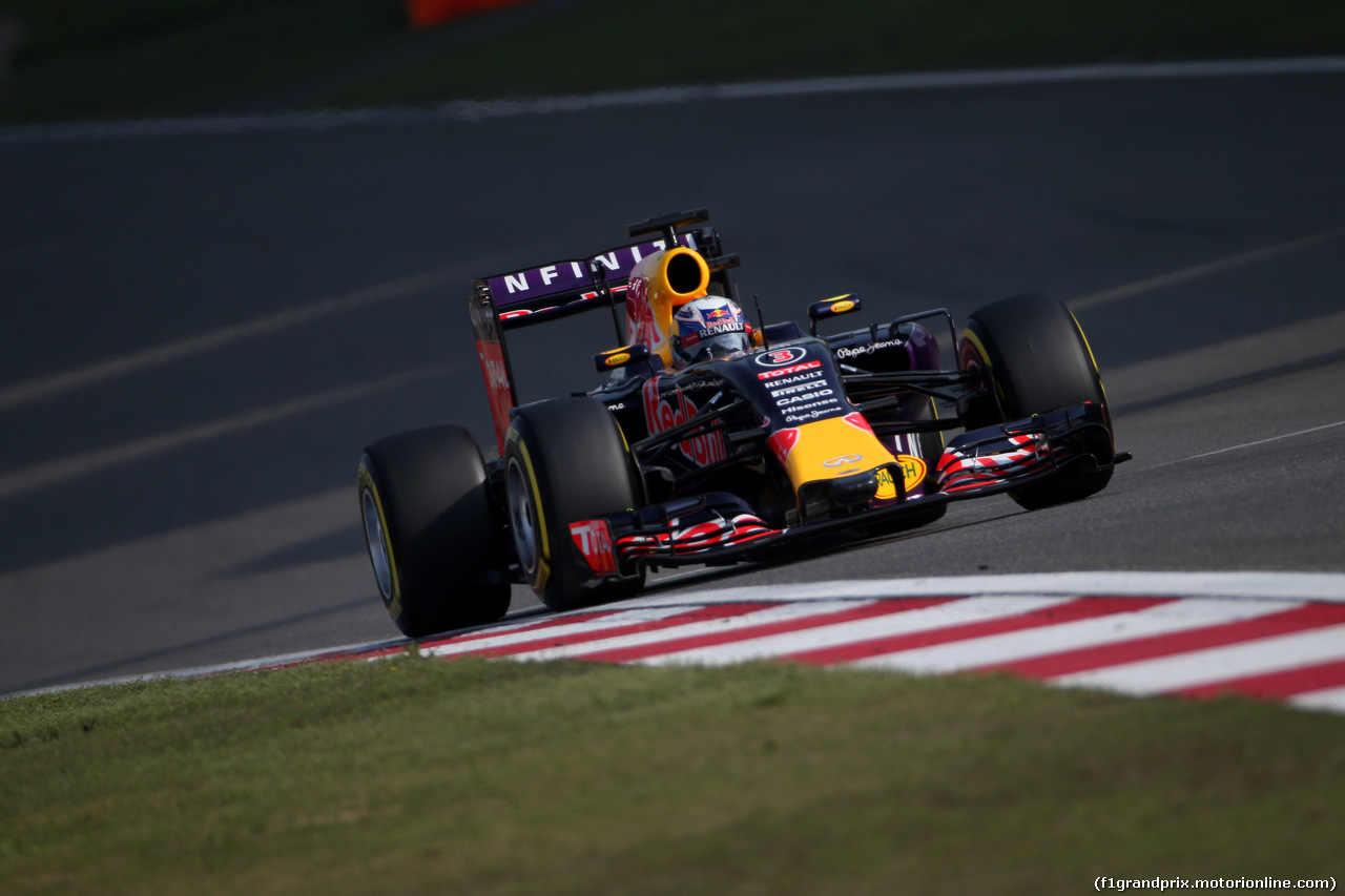 GP CINA, 11.04.2015 - Qualifiche, Daniel Ricciardo (AUS) Red Bull Racing RB11