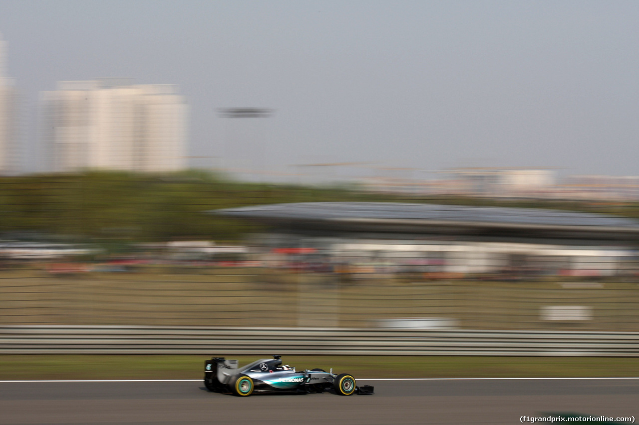 GP CINA, 11.04.2015 - Qualifiche, Lewis Hamilton (GBR) Mercedes AMG F1 W06