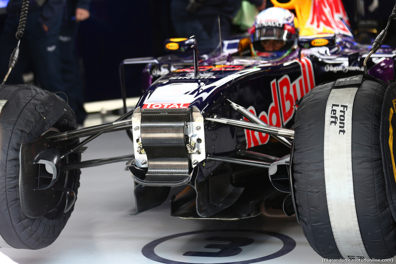 GP CINA, 10.04.2015 - Prove Libere 1, Daniel Ricciardo (AUS) Red Bull Racing RB11