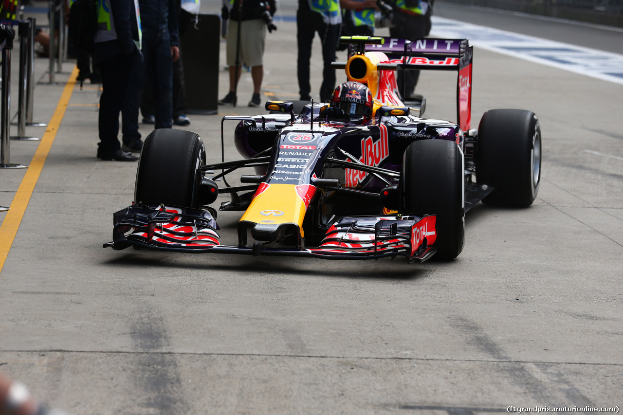 GP CINA, 10.04.2015 - Prove Libere 1, Daniil Kvyat (RUS) Red Bull Racing RB11