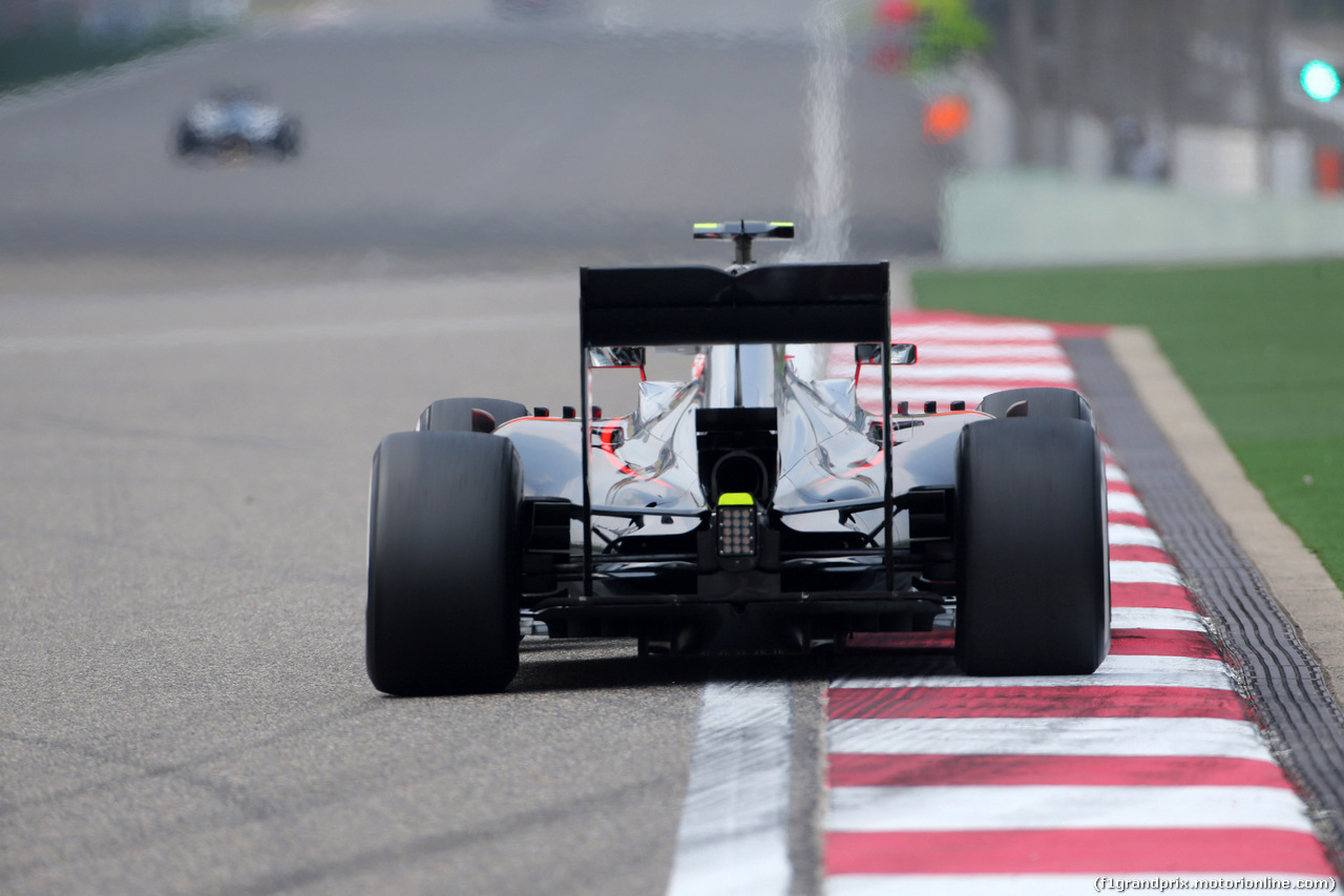 GP CINA, 10.04.2015 - Prove Libere 1, Jenson Button (GBR)  McLaren Honda MP4-30.