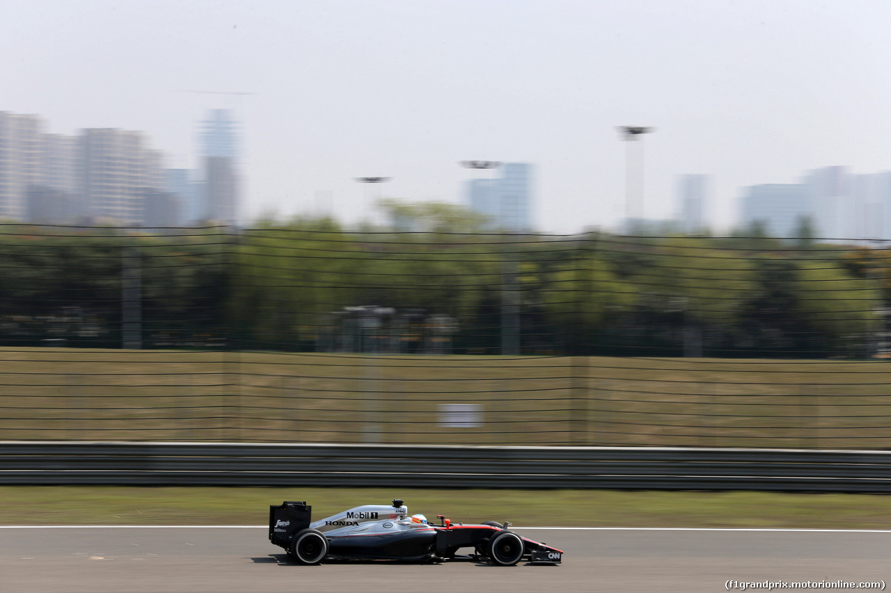 GP CINA, 10.04.2015 - Prove Libere 1, Fernando Alonso (ESP) McLaren Honda MP4-30
