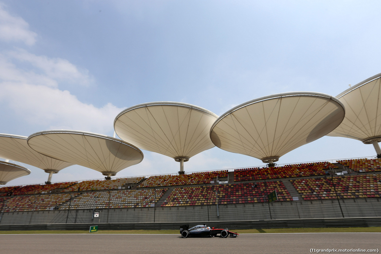 GP CINA, 10.04.2015 - Prove Libere 1, Fernando Alonso (ESP) McLaren Honda MP4-30