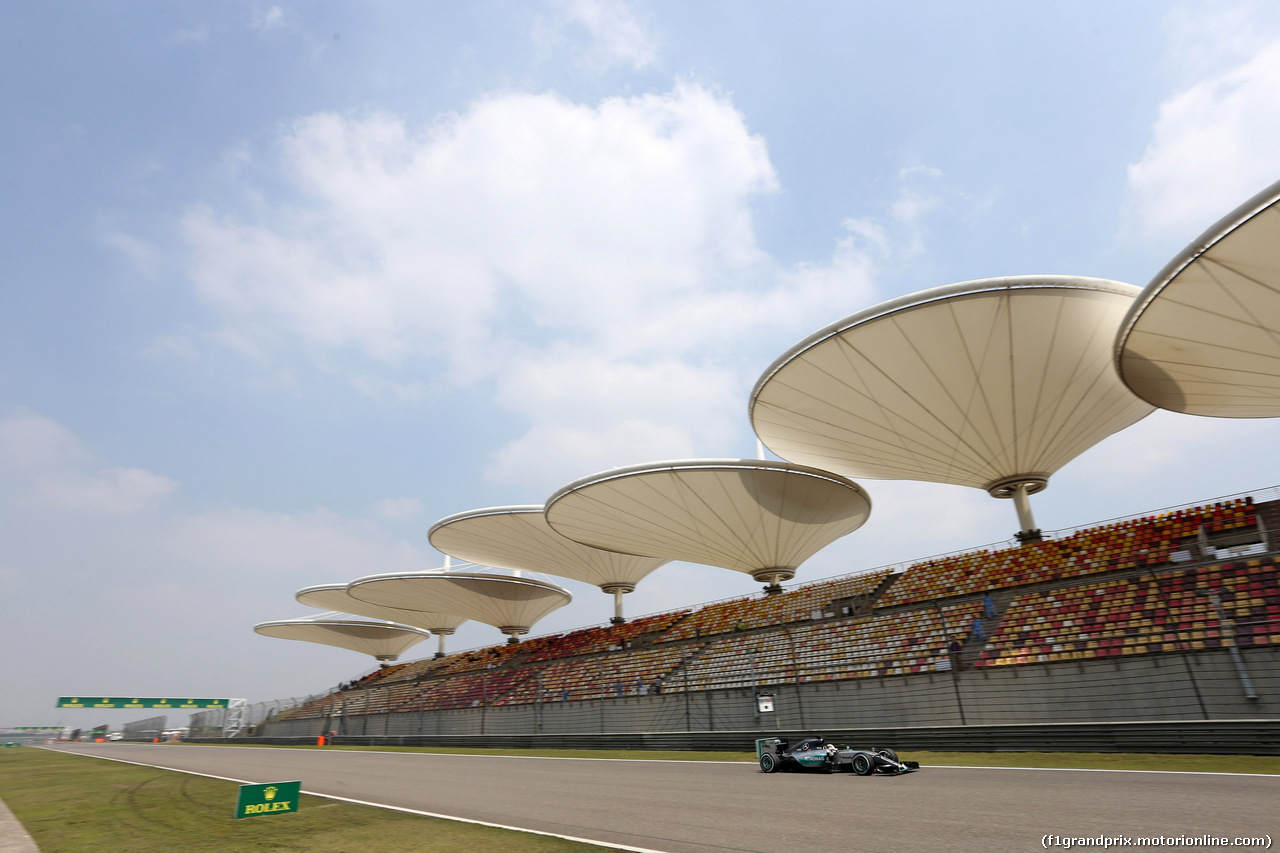 GP CINA, 10.04.2015 - Prove Libere 1, Lewis Hamilton (GBR) Mercedes AMG F1 W06