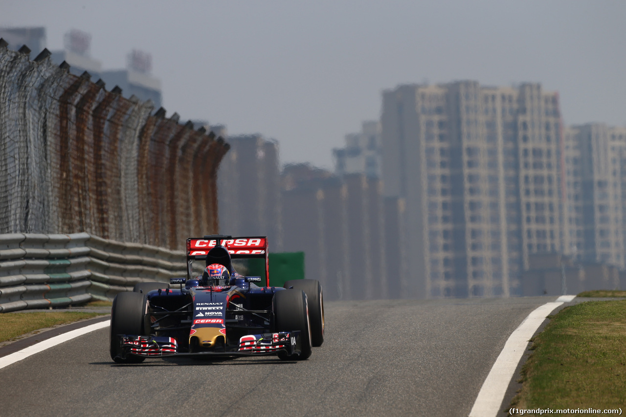 GP CINA, 10.04.2015 - Prove Libere 1, Max Verstappen (NED) Scuderia Toro Rosso STR10