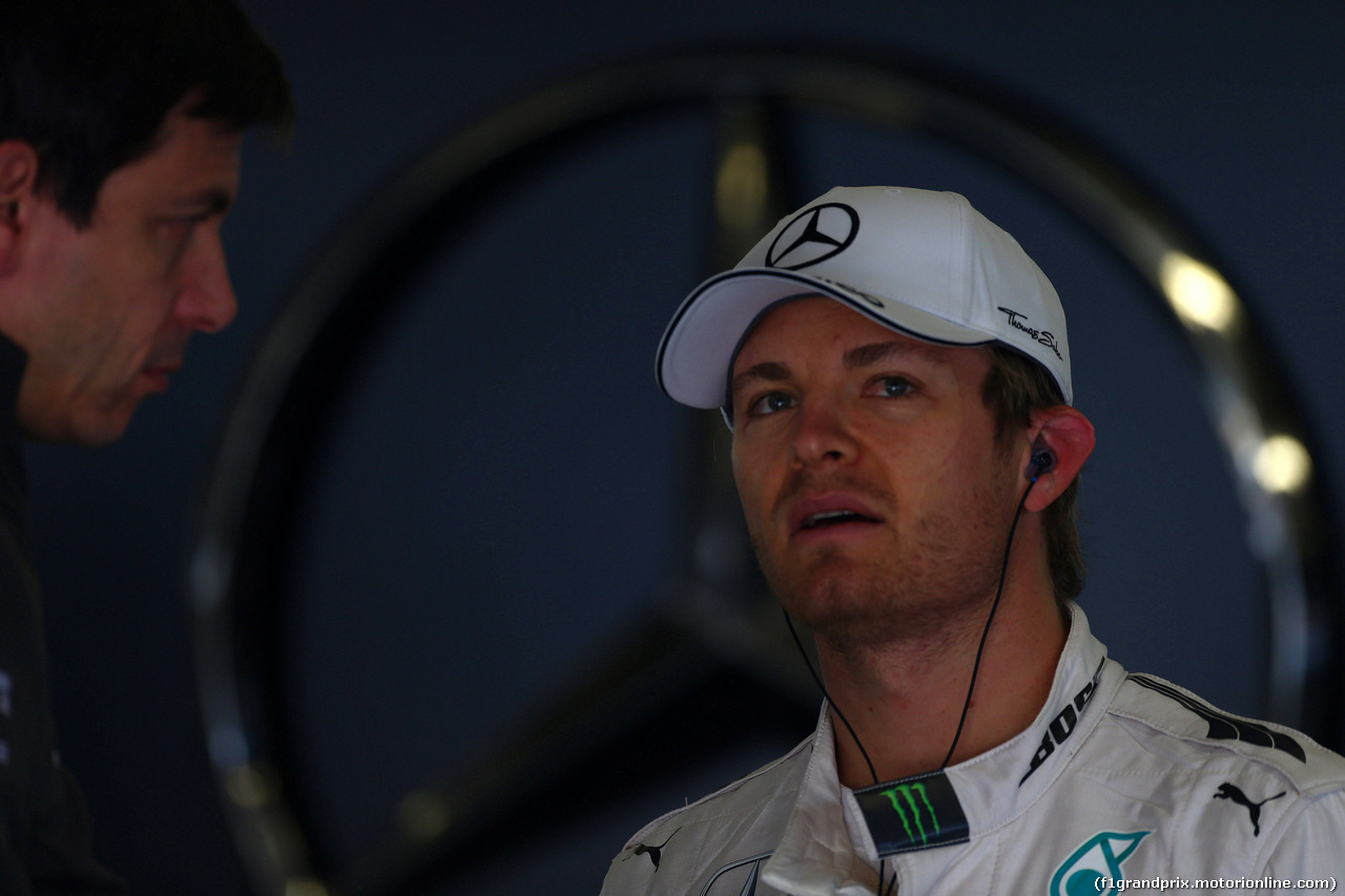 GP CINA, 10.04.2015 - Prove Libere 1, Nico Rosberg (GER) Mercedes AMG F1 W06 e Toto Wolff (GER) Mercedes AMG F1 Shareholder e Executive Director