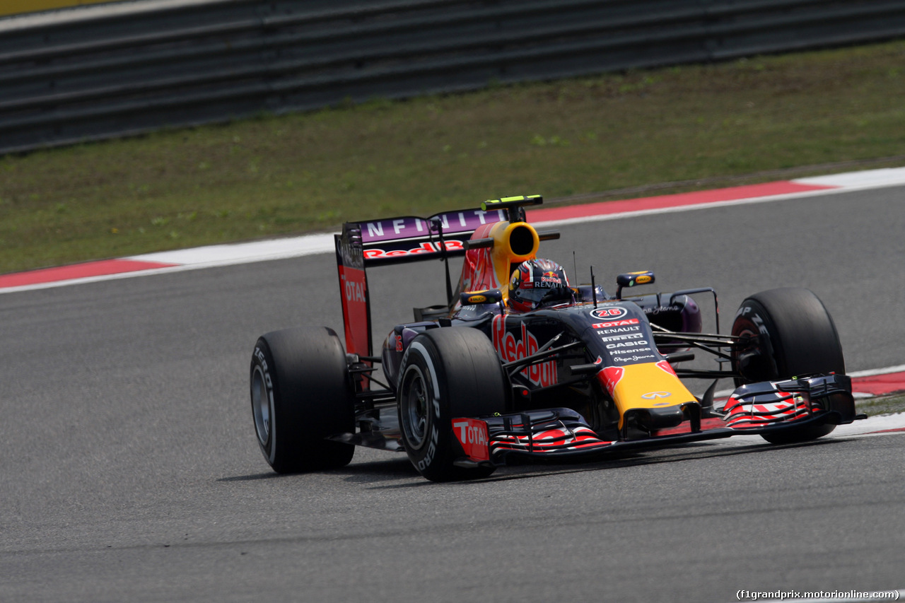 GP CINA, 10.04.2015 - Prove Libere 1, Daniil Kvyat (RUS) Red Bull Racing RB11