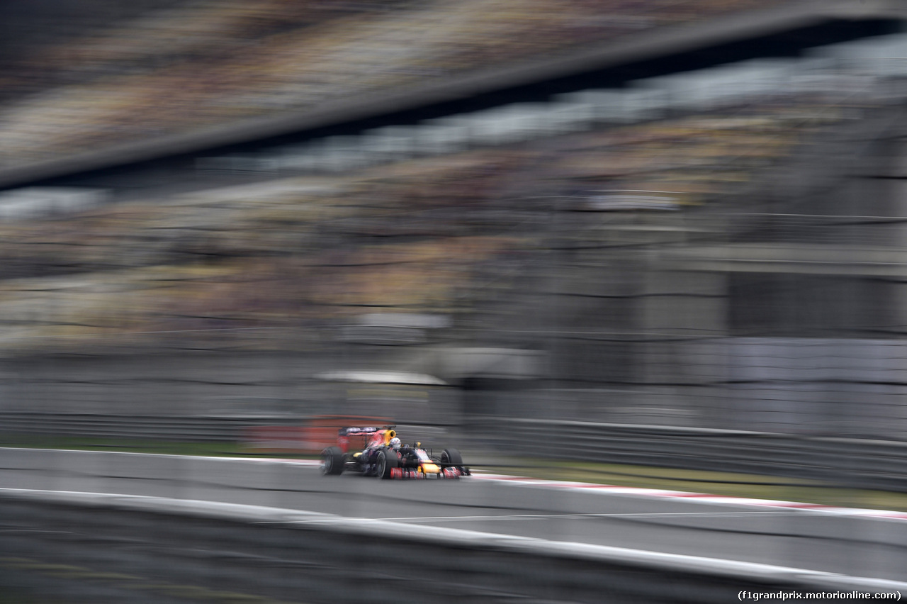 GP CINA, 10.04.2015 - Prove Libere 1, Daniel Ricciardo (AUS) Red Bull Racing RB11