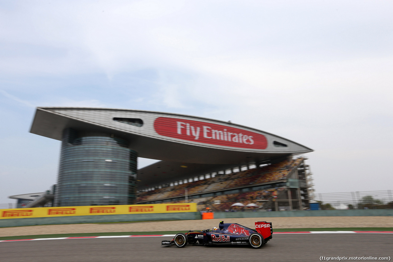 GP CINA, 10.04.2015 - Prove Libere 2, Carlos Sainz Jr (ESP) Scuderia Toro Rosso STR10