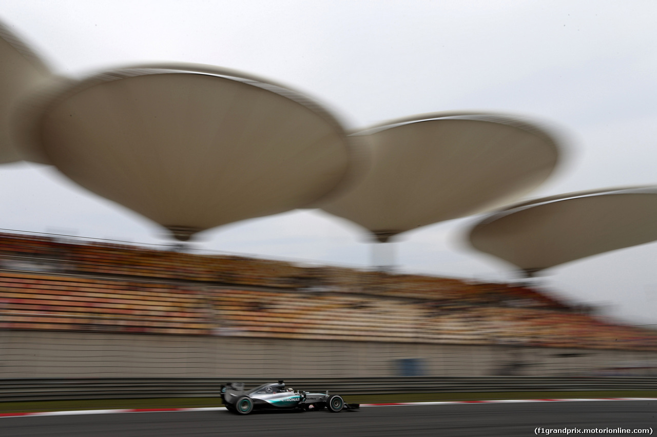 GP CINA, 10.04.2015 - Prove Libere 2, Lewis Hamilton (GBR) Mercedes AMG F1 W06