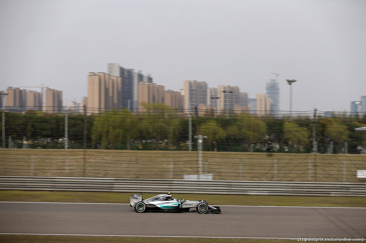 GP CINA, 10.04.2015 - Prove Libere 2, Nico Rosberg (GER) Mercedes AMG F1 W06