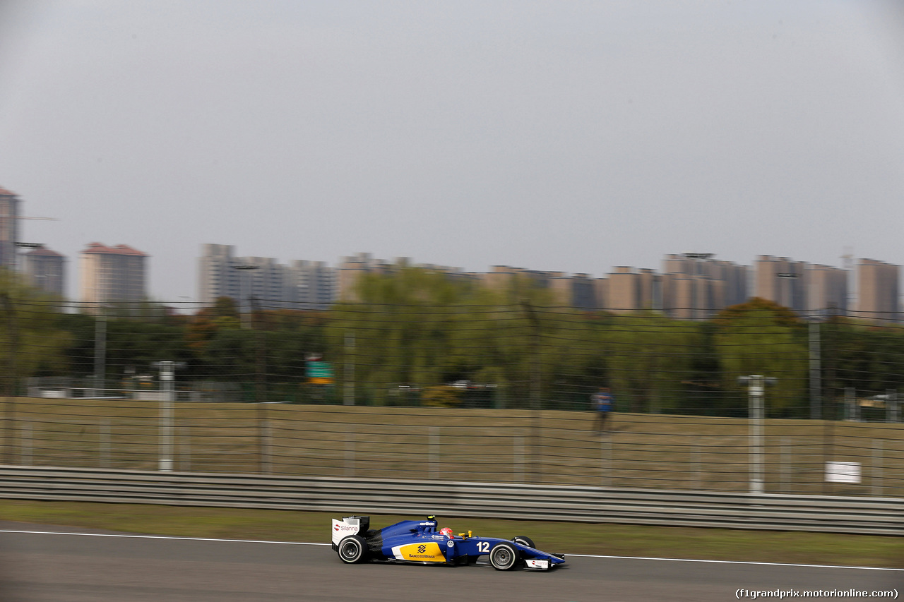 GP CINA, 10.04.2015 - Prove Libere 2, Felipe Nasr (BRA) Sauber C34