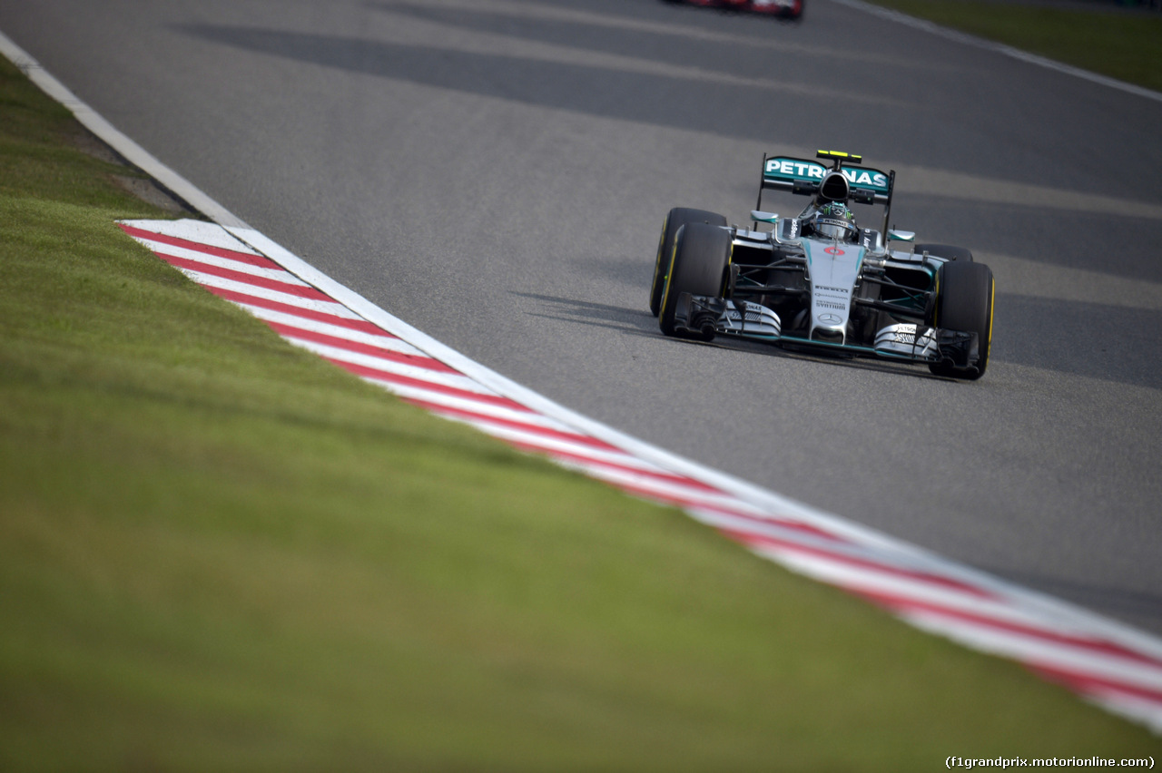 GP CINA, 10.04.2015 - Prove Libere 2, Nico Rosberg (GER) Mercedes AMG F1 W06