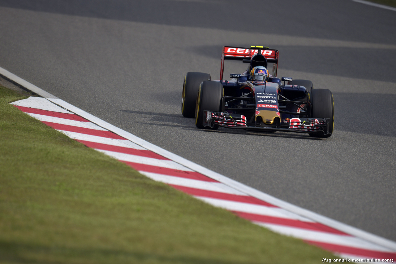 GP CINA, 10.04.2015 - Prove Libere 2, Carlos Sainz Jr (ESP) Scuderia Toro Rosso STR10