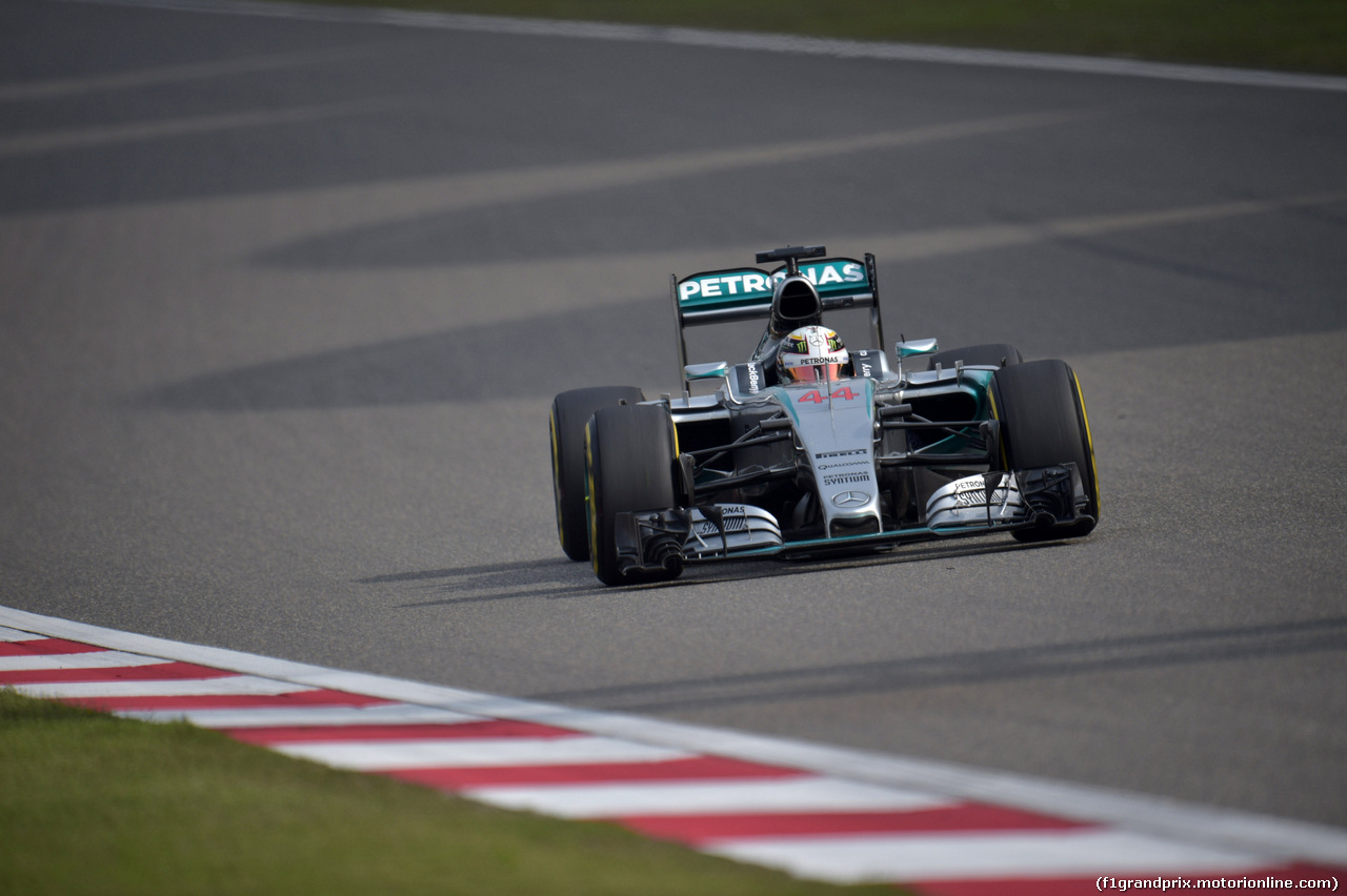 GP CINA, 10.04.2015 - Prove Libere 2, Lewis Hamilton (GBR) Mercedes AMG F1 W06