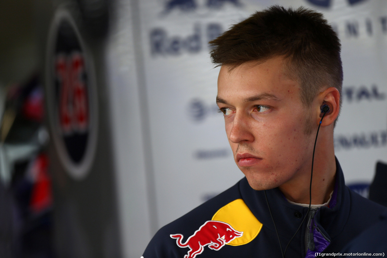 GP CINA, 10.04.2015 - Prove Libere 2, Daniil Kvyat (RUS) Red Bull Racing RB11