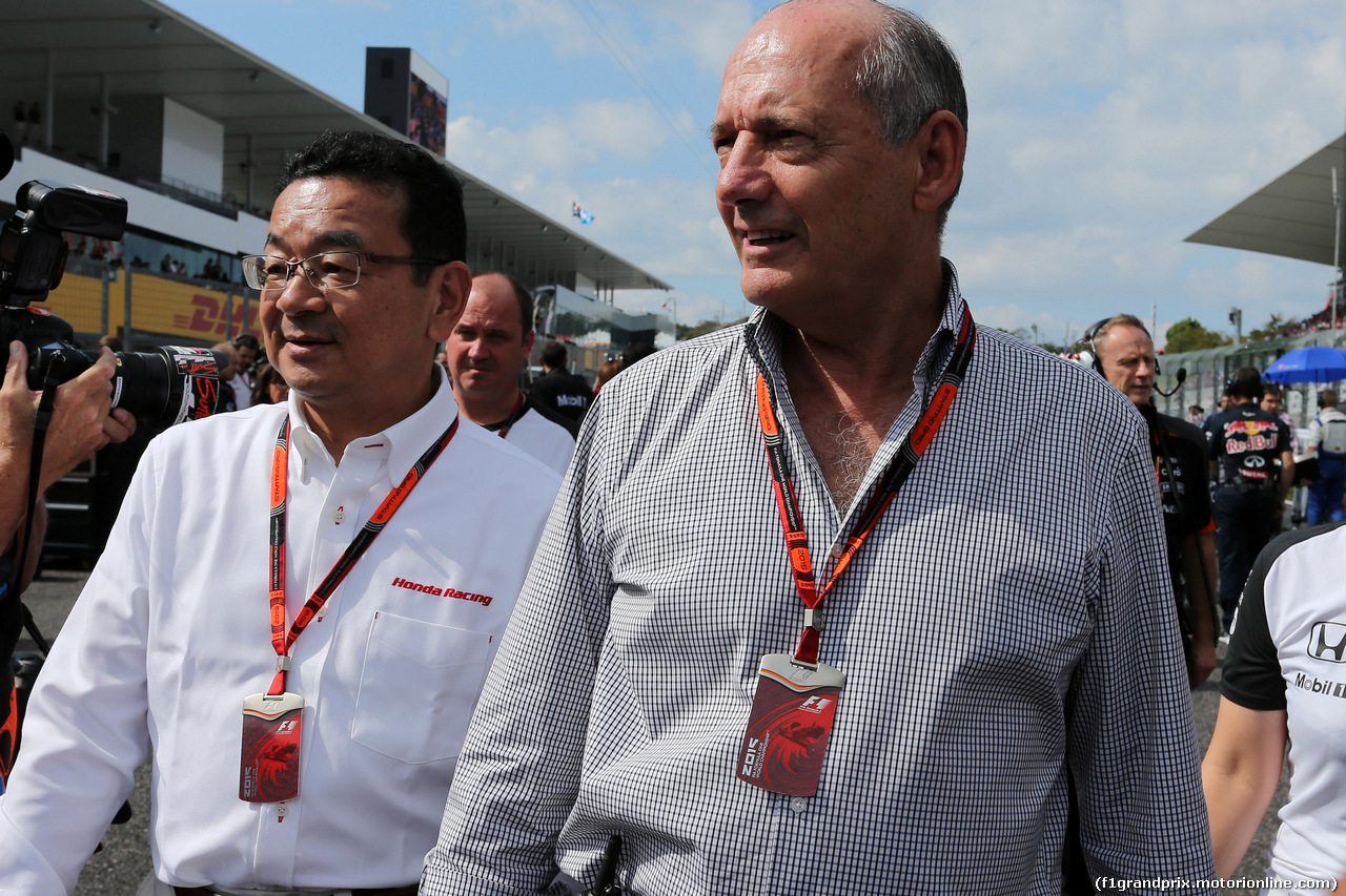 GP GIAPPONE, 27.09.2015 - Gara, Takahiro Hachigo (JPN) Honda CEO e Ron Dennis (GBR) McLaren Executive Chairman
