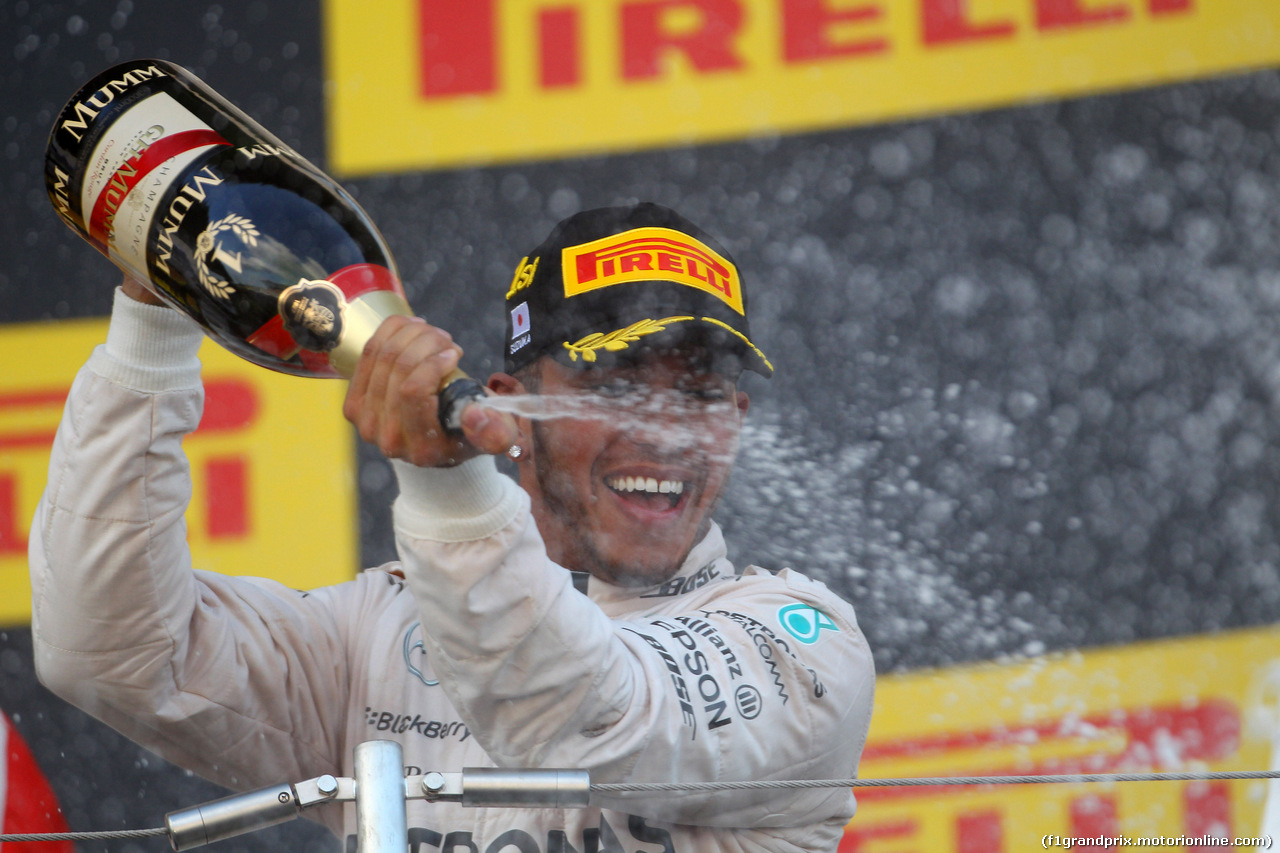 GP GIAPPONE, 27.09.2015 - Gara, Lewis Hamilton (GBR) Mercedes AMG F1 W06 vincitore