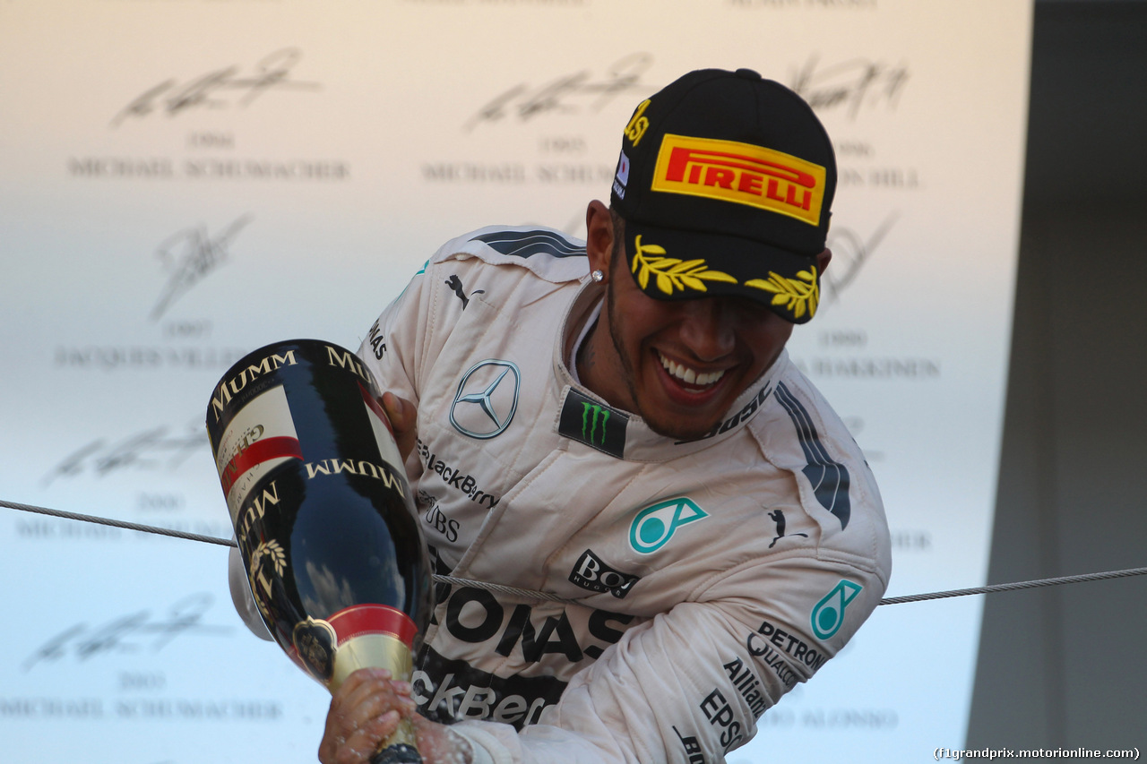 GP GIAPPONE, 27.09.2015 - Gara, Lewis Hamilton (GBR) Mercedes AMG F1 W06 vincitore